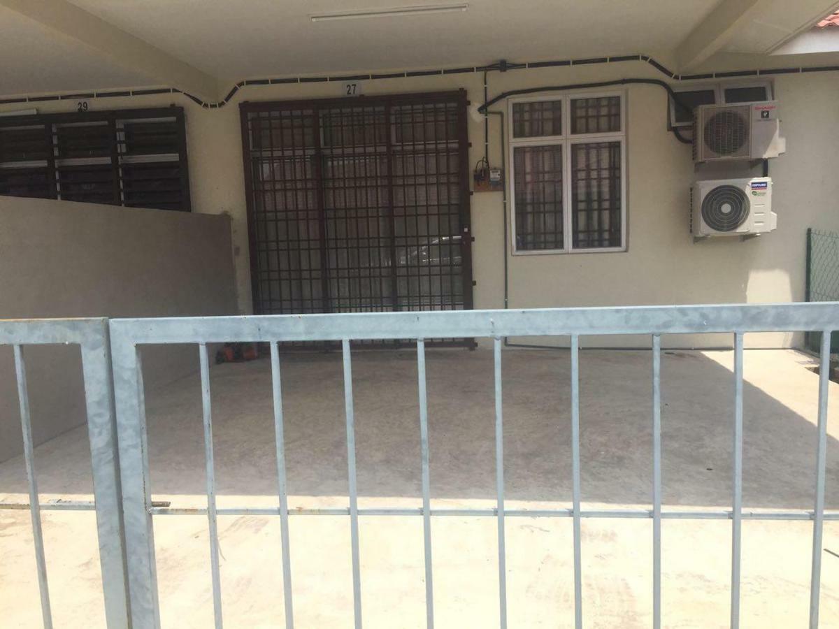 Orchidd Homestay Gambang Exterior photo