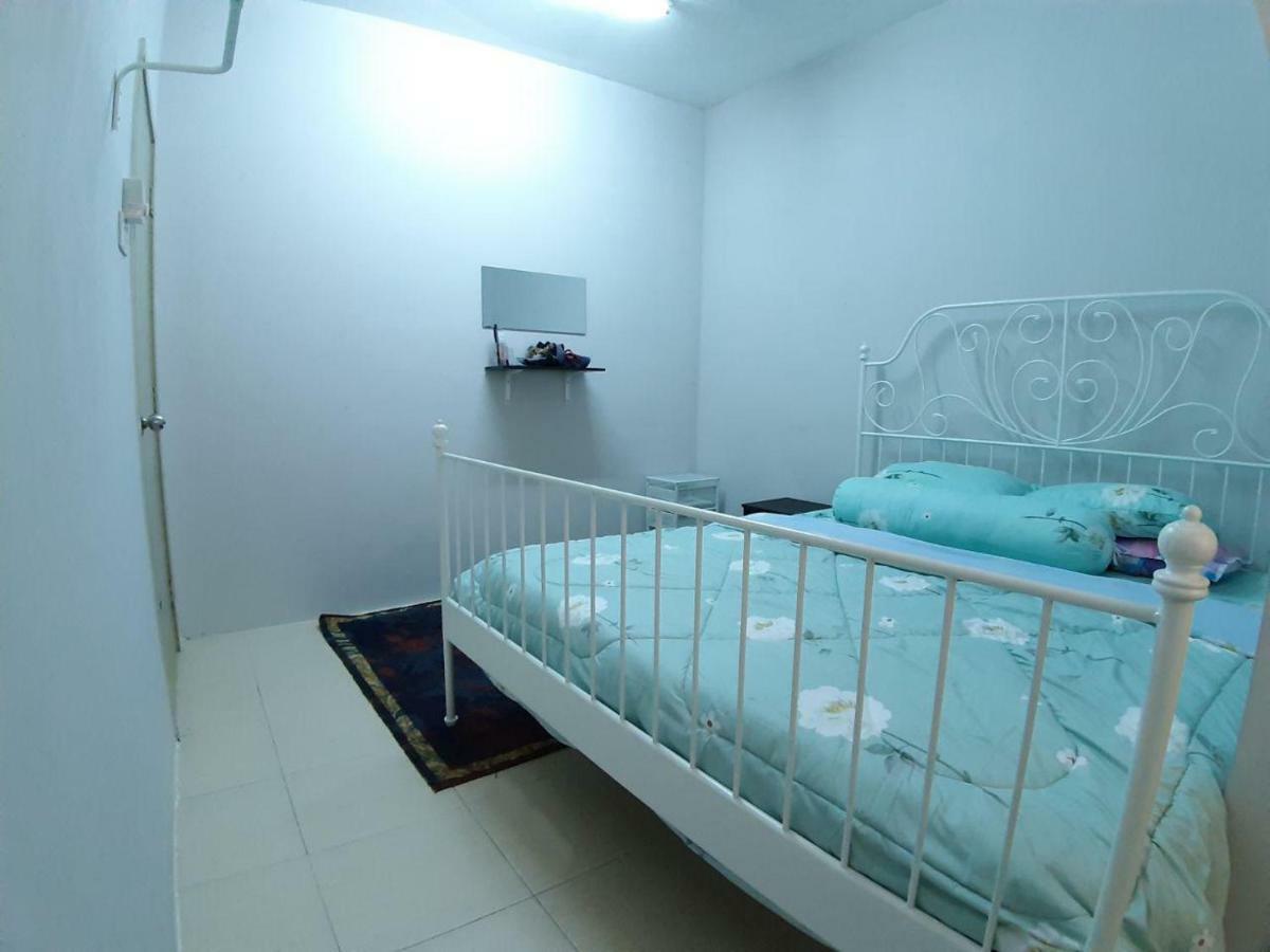 Orchidd Homestay Gambang Exterior photo